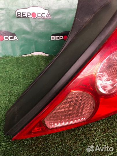 Стоп-сигнал правый Nissan Tiida NC11 2004-07