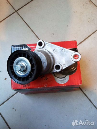 Натяжитель ремня