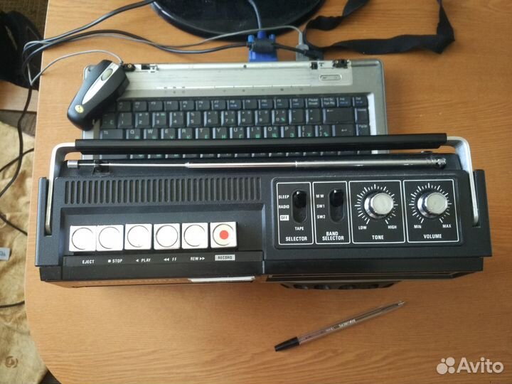 Магнитола international 2050SS