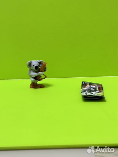 Игрушка киндер сюрприз коала