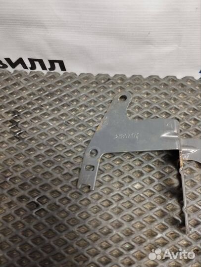 Кронштейн (крепление) Volvo FH4 21367171