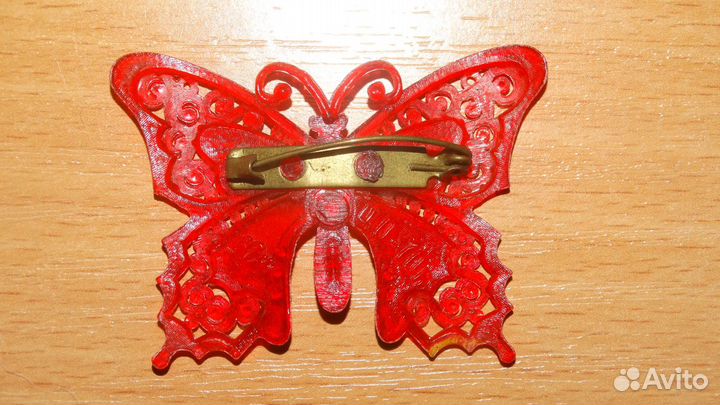 Брошь бабочка пластик СССР