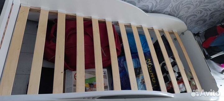 Детская кровать машина бу (без матраса)