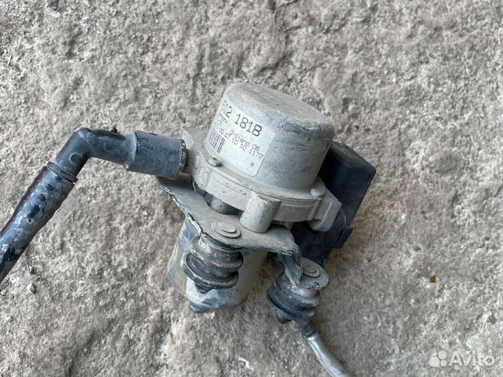 Насос вакуумный Audi A1 A3 Q3 Golf 6 7 Passat