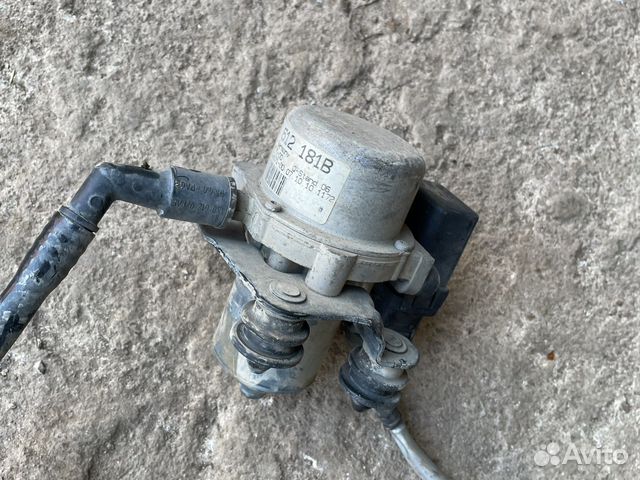 Насос вакуумный Audi A1 A3 Q3 Golf 6 7 Passat