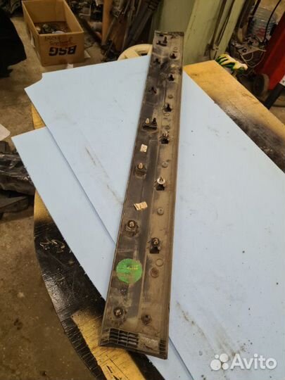 Молдинг двери передний левый Geely Atlas NL