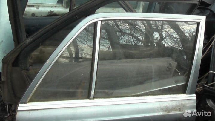 Дверные стёкла на Мерседес W116