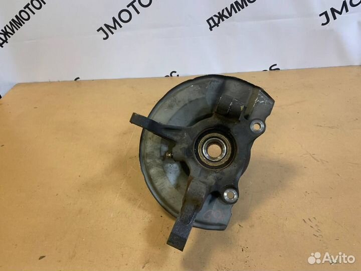 Кулак передний правый Mitsubishi Outlander XL