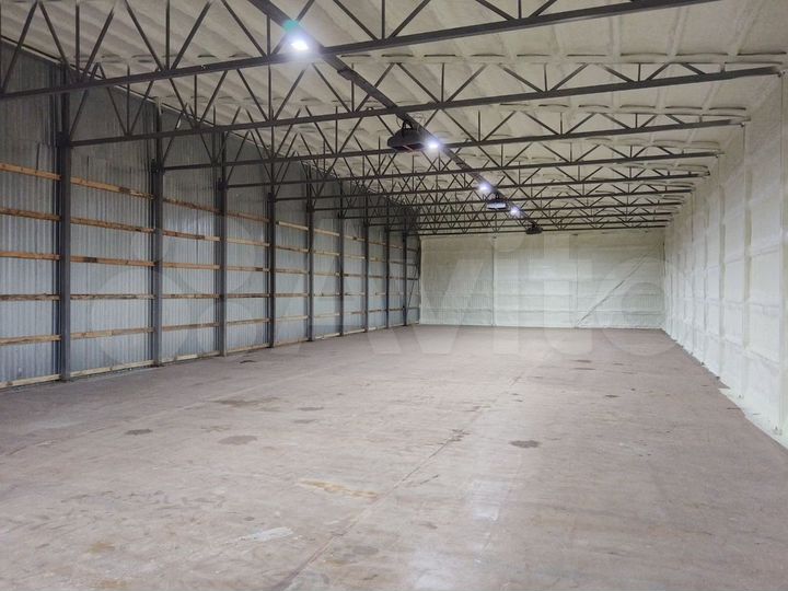 Склад, 840 м²