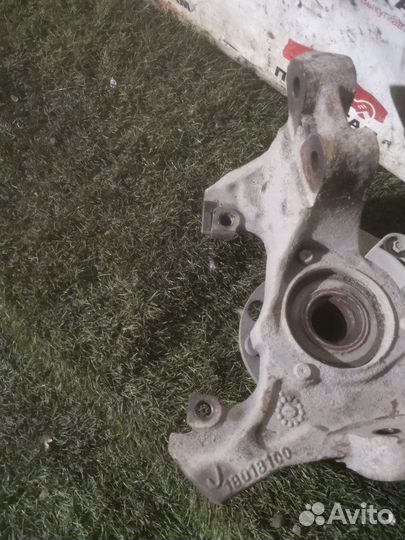 Ступица передняя правая Toyota Cavalier T2 1999