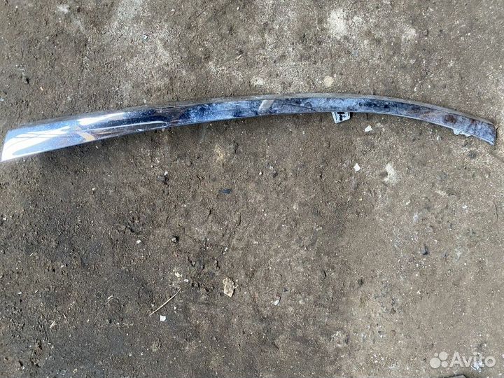 Молдинг решетки радиатора RH Toyota Camry 50 2011