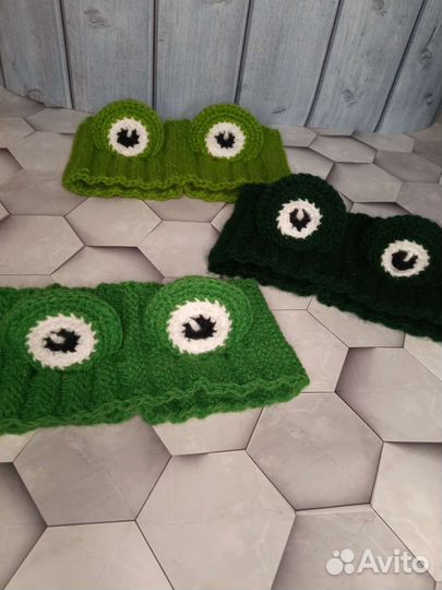 Повязка на голову вязаная Лягушка