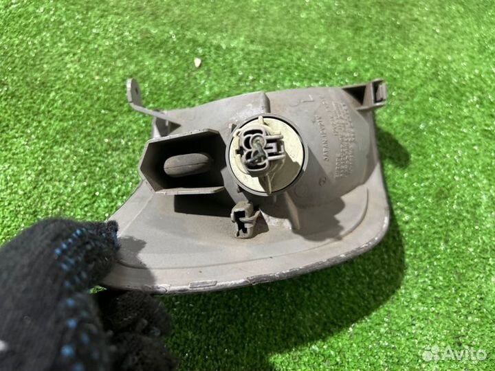 Поворотник левый Subaru Forester SF5 2000-2002