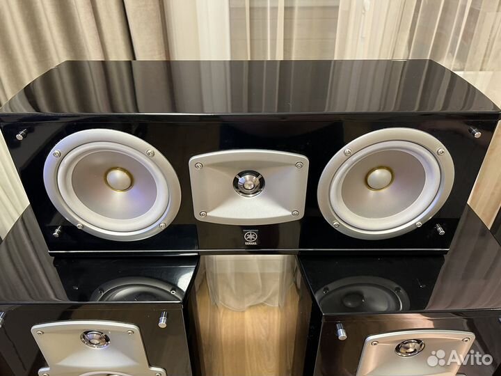 Акустические колонки Yamaha