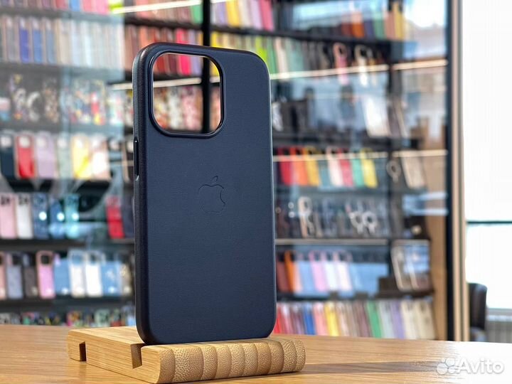 Чехол на iPhone 15 pro leather case