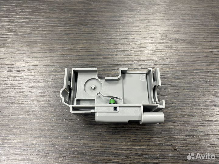 Левый датчик замка капота Mercedes A2048704458