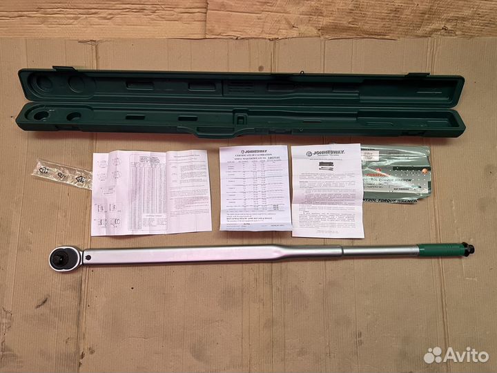 Ключ динамометрический jonnesway T04700 140-980 Nm