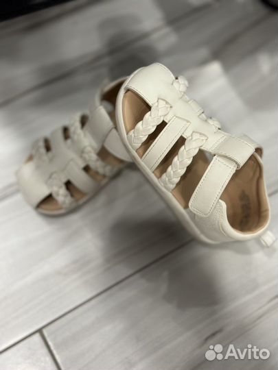 Сандалии для девочки HM