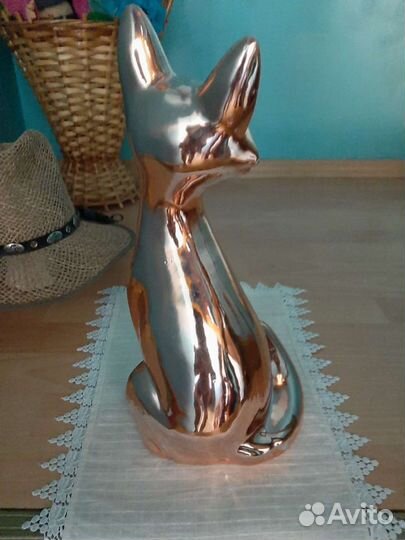 Лиса фарфор -интерерная