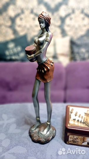 Статуэтка интерьерная