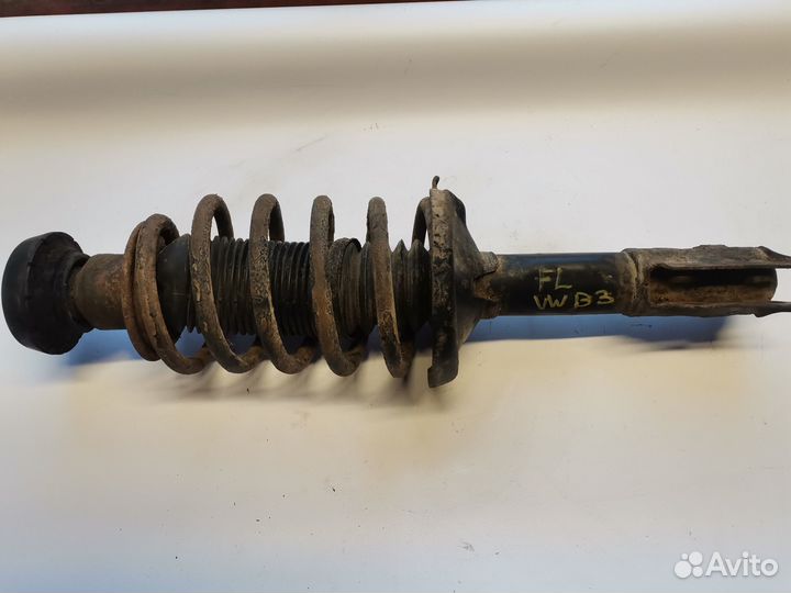 Стойка передняя Volkswagen Passat B3