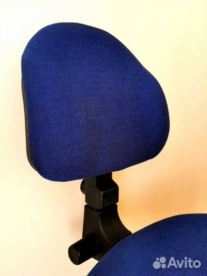 Офисный компьютерный стул