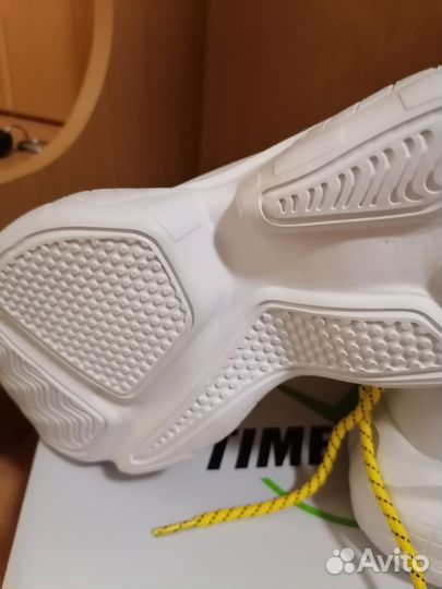 Кроссовки для девочки