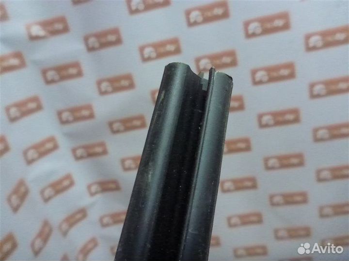 Уплотнитель стекла двери бархотка задний левый