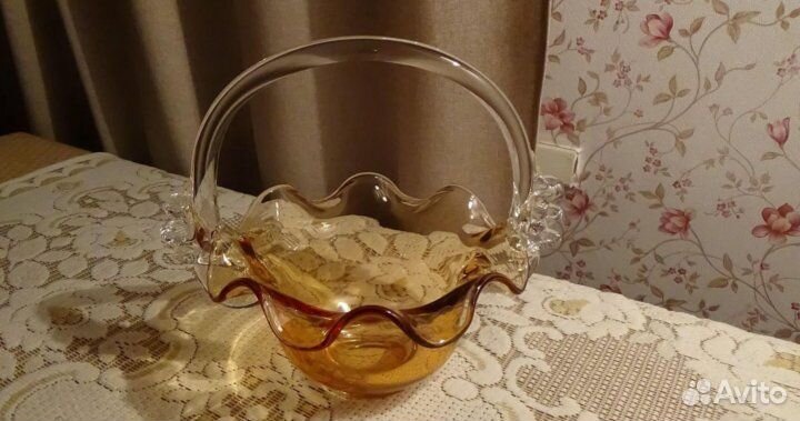 Ваза - корзинка Конфетница Цветное медовое стекло