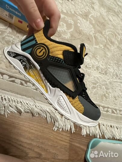 Кроссовки детские