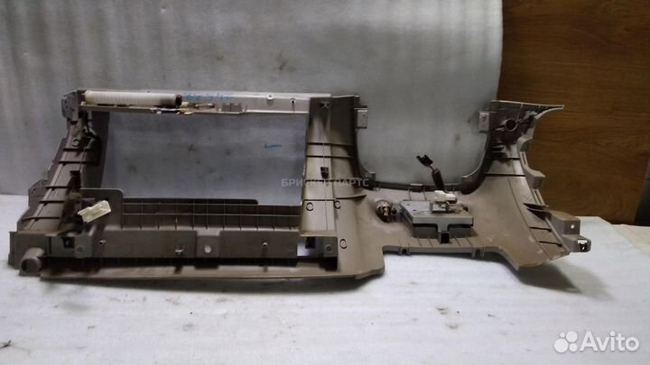 Накладка под парприз Киа Серато 1