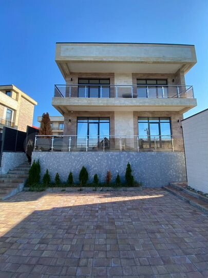 Коттедж 180 м² на участке 4 сот.