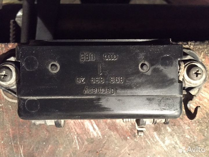 Ручка задней левой двери Audi 100