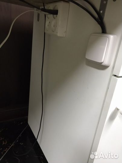 Стол для маникюра с встоенным пылесосом бу