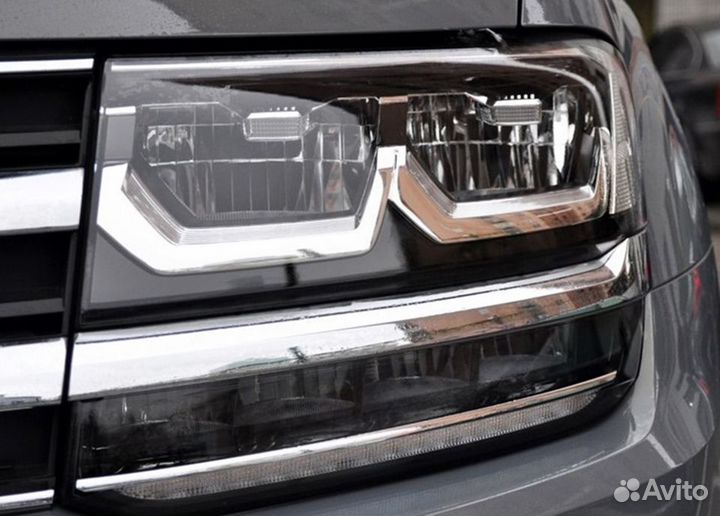 Стекло правой фары Volkswagen Atlas 1 2017-2021