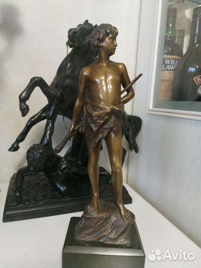 Бронзовая статуэтка. Мальчик с гор.Редкая.Оригинал