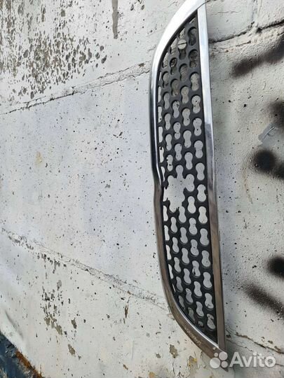 Передняя решетка бампера лефам смайл 320 2013г