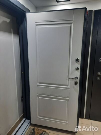 Дверь входная уличная с терморазрывом