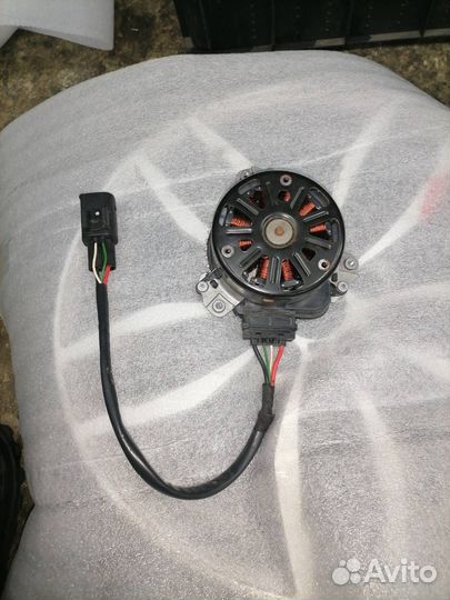 Двигатель вентилятора охлаждения BMW 5 G30/G31 G30