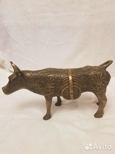 Бронзовая китайская статуэтка 