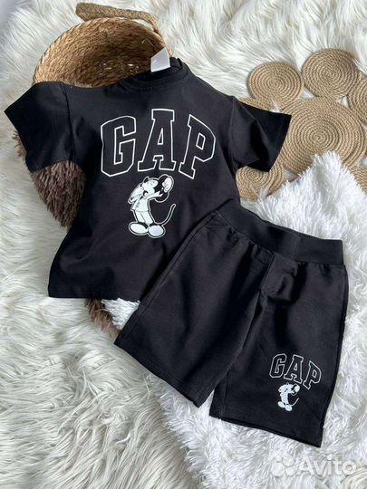 Костюм детский футболка и шорты GAP