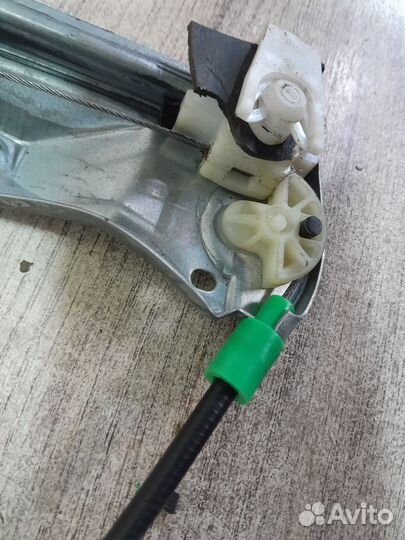 Стеклоподъемник передний правый Renault Symbol I р