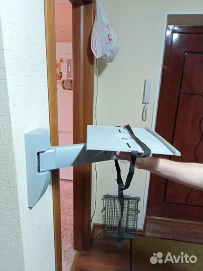 Подставка настенная под телевизор