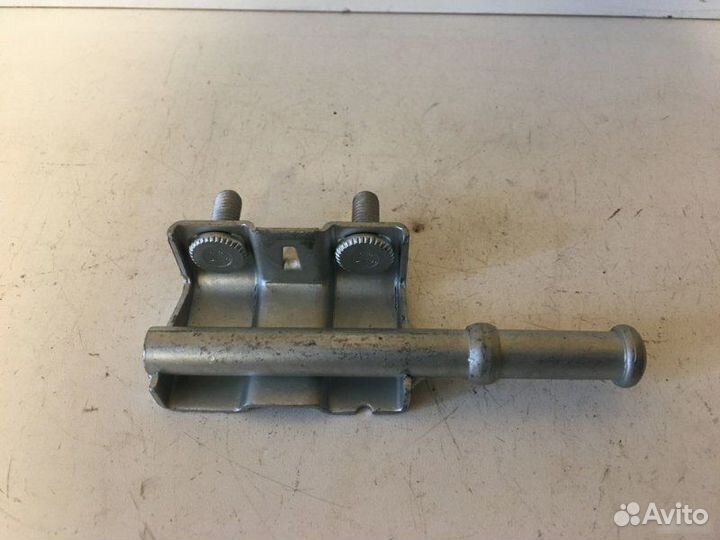 Кронштейн глушителя Mercedes-Benz E-Class W211