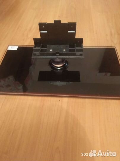 Подставка для телевизора Samsung LE32C550J1W