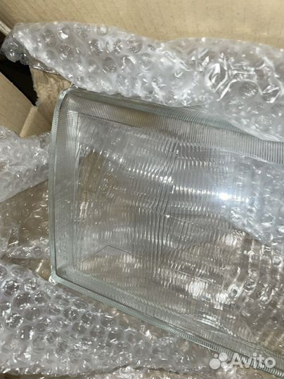 Стекло передней фары правое Mercedes Benz W202