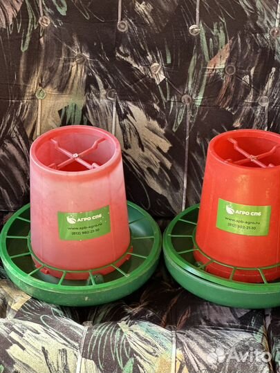 Кормушки, поилки для кур