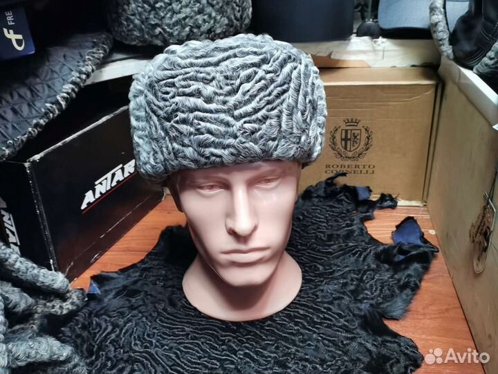 Каракулевая шапка