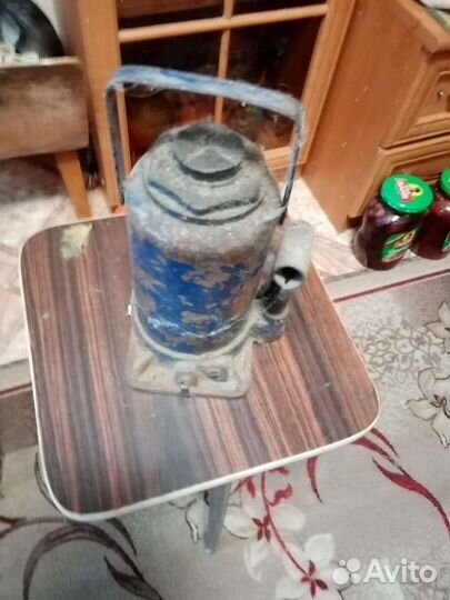 Домкрат для грузового автомобиля