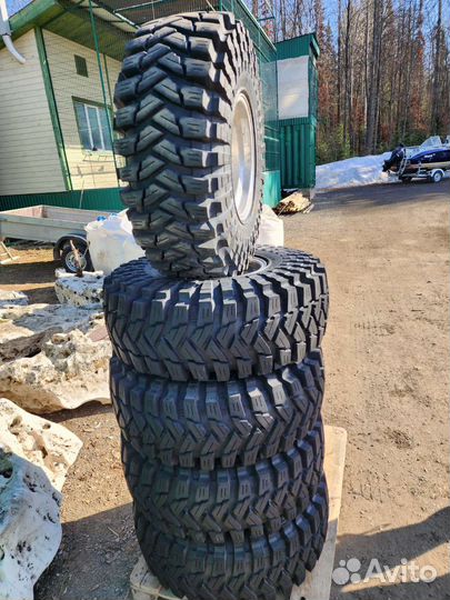 Maxxis M8060 Trepador 12.5/35 R15